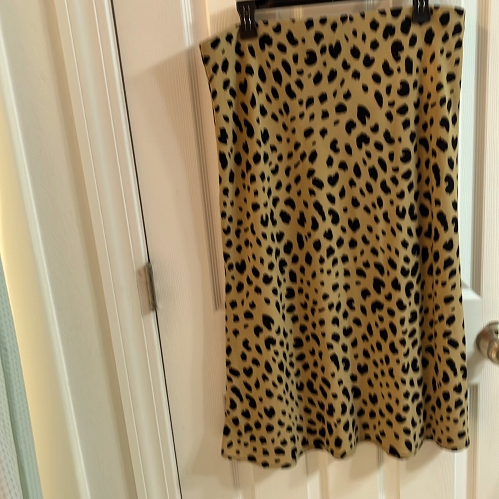 Animal print skirt never worn